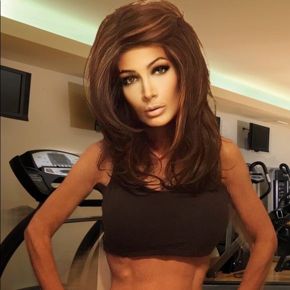 Meet your Posher, Pennee - Picture 2 of 6